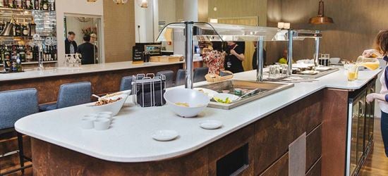 Food and Drink at the Club Aspire Airport Lounge in London Heathrow Airport Terminal 3