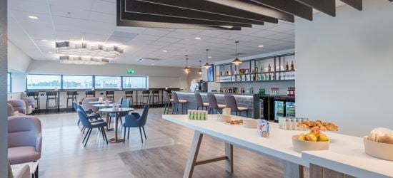 Relax with Aspire Lounges